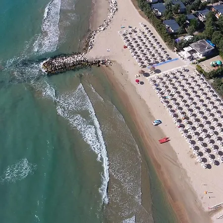 Club Del Sole Stork Family Collection Джулианова