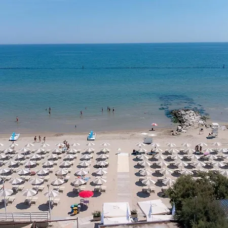 Club Del Sole Stork Family Collection