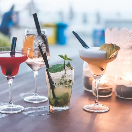 Club Del Sole Stork Family Collection