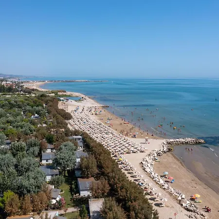 Üdülőpark Club Del Sole Stork Family Collection Giulianova