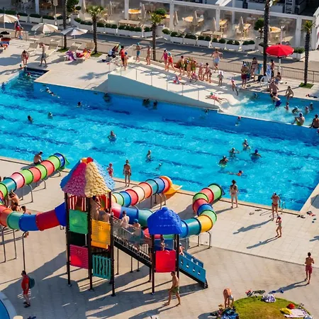 Club Del Sole Stork Family Collection ג'וליאנובה