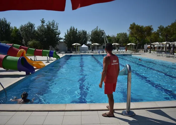 Club Del Sole Stork Family Collection