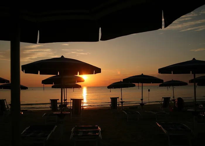 Club Del Sole Stork Family Collection