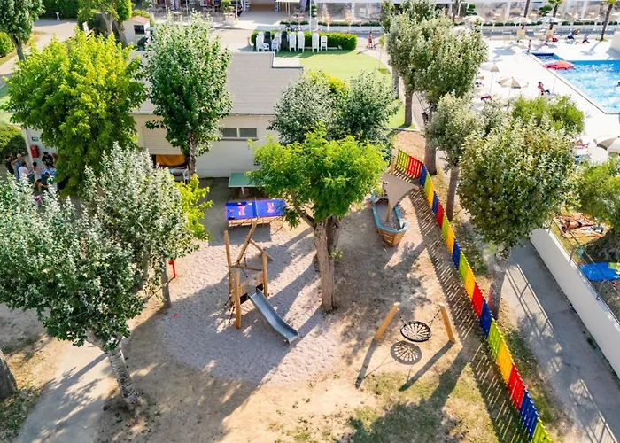 Club Del Sole Stork Family Collection